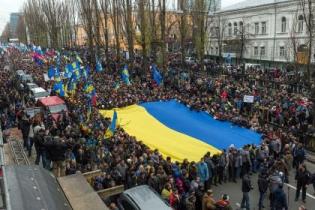 Москвичи отправляются в "революционные" туры в Киев