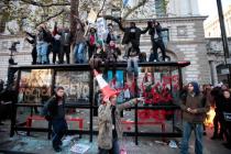 В Лондоне арестованы более 1 тысячи мародеров, среди них учитель, балерина и дочь миллионера