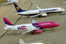 Ryanair против Wizzair: в чем выиграют украинские пассажиры