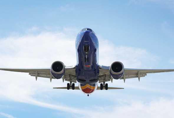 Авиакомпании приостанавливают использование проблемной модели Boeing 
