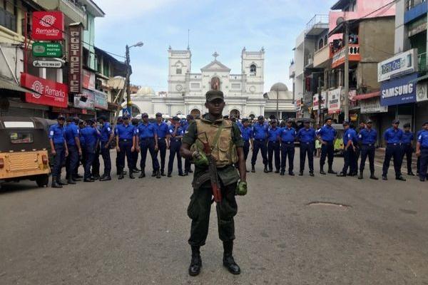 Восемь!!! терактов в Шри-Ланке. Жертвы исчисляют сотнями